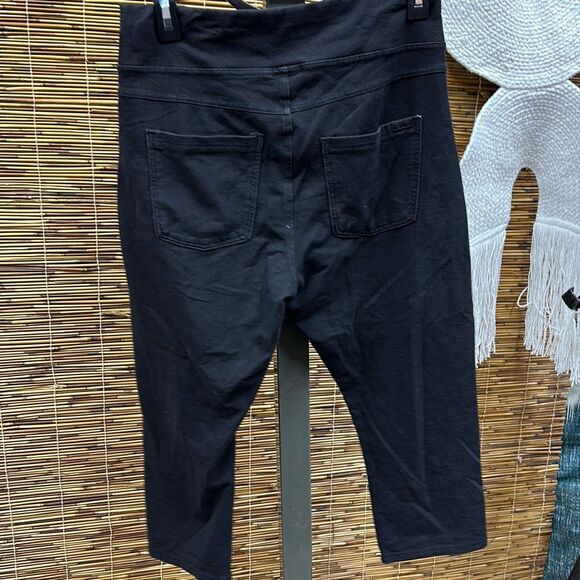 Hue Game Changing Hi-Rise Capri Denim Leggings - Black Size L - Picture 3 of 3